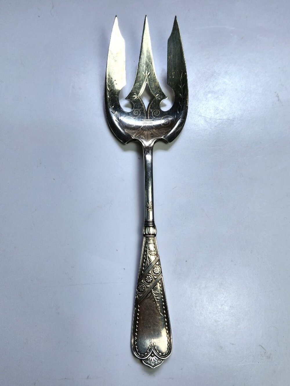 1847 Rogers Bros Newport Vintage Silverplate 8 Inch Fish Serving Fork